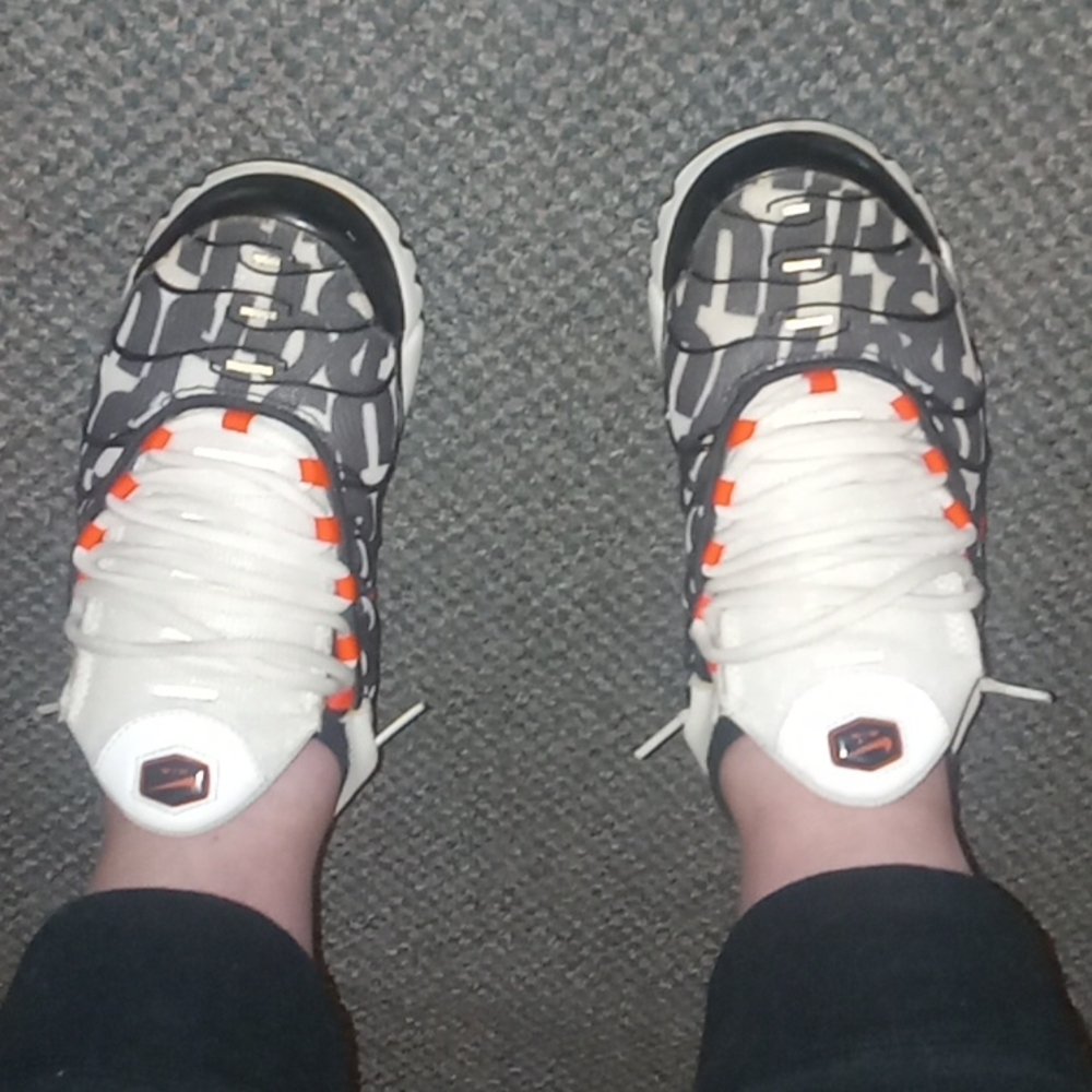 Nike Shoes - Picture 12 of 16